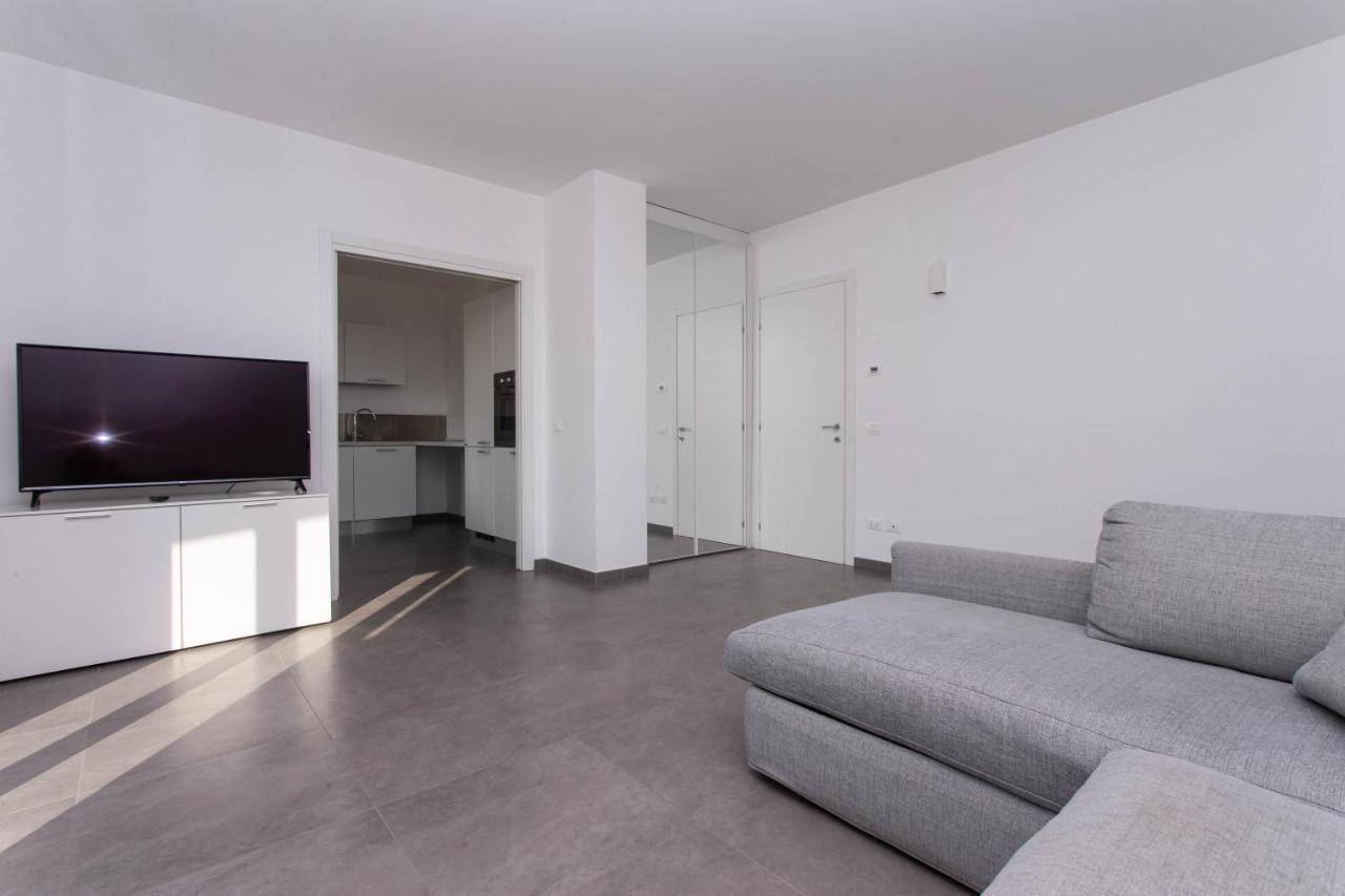 S018 - Sirolo, Nuovissimo Trilocale In Pietra Con Giardino Dx Apartment Exterior photo