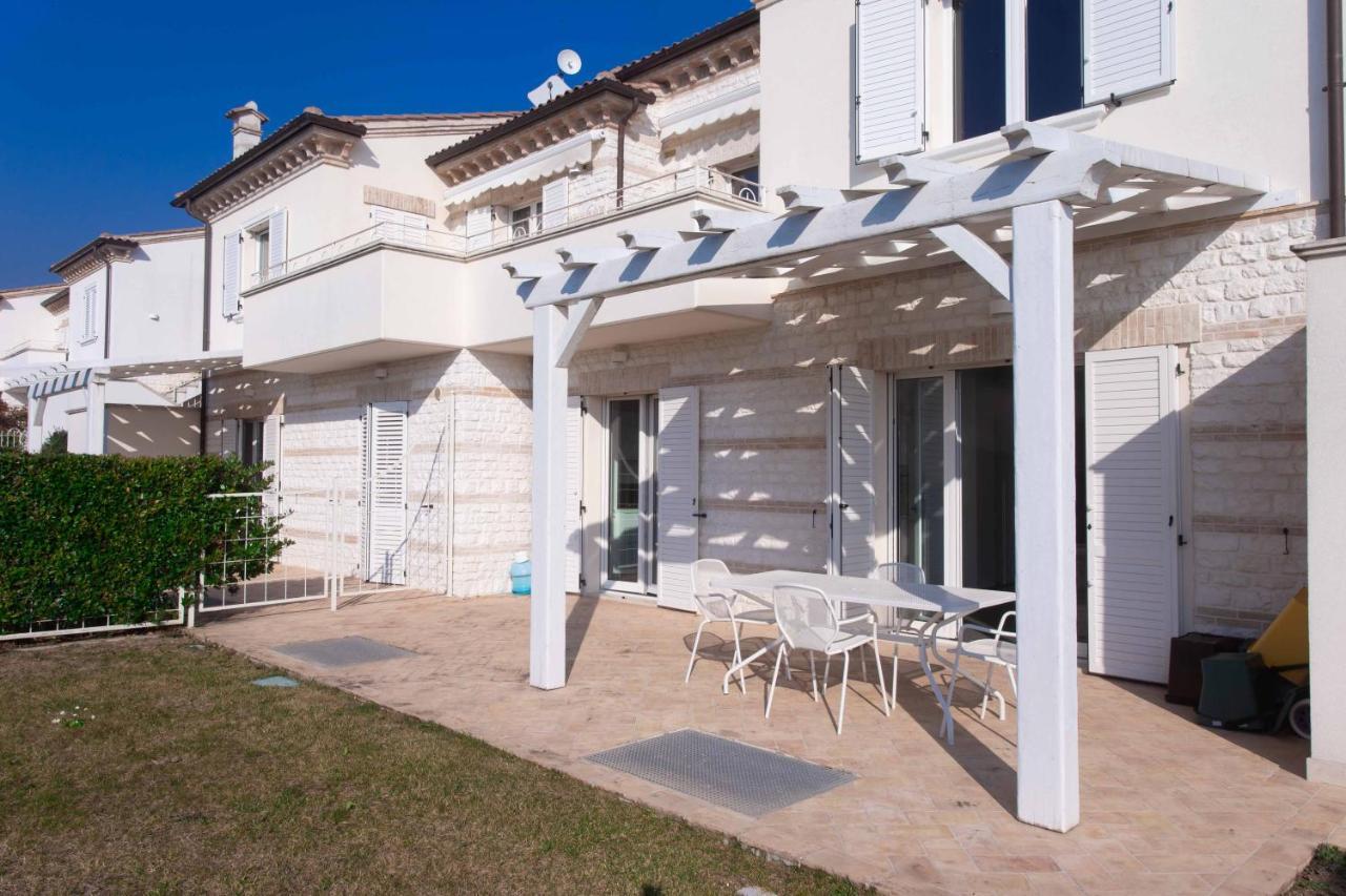 S018 - Sirolo, Nuovissimo Trilocale In Pietra Con Giardino Dx Apartment Exterior photo